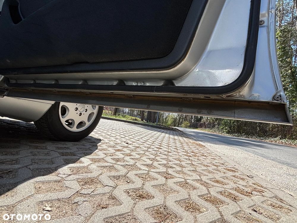 Mercedes-Benz Klasa E - 34