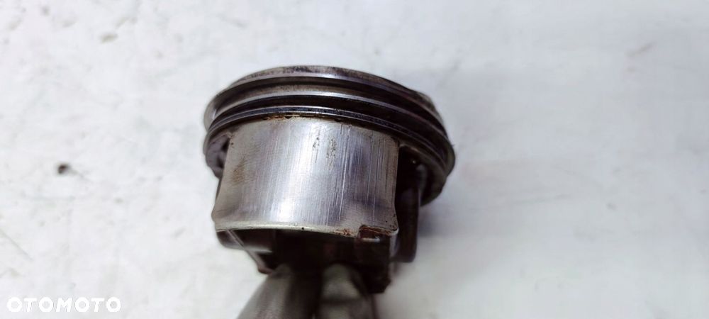 TŁOK LEWY AUDI 3.0TFSI CAJ 84L111 *1* - 2