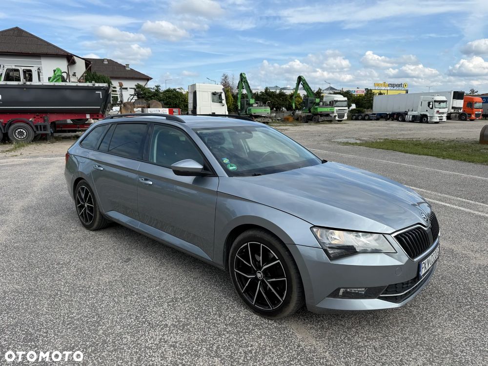 Skoda Superb 2.0 TDI Premium Edition - 10