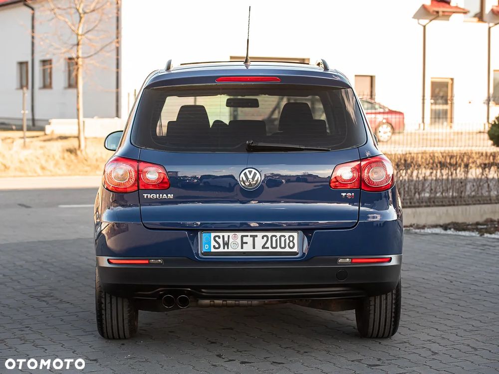 Volkswagen Tiguan - 11