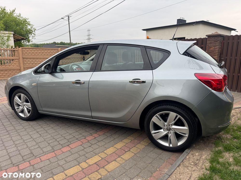 Opel Astra 1.6 Enjoy EU6 - 8