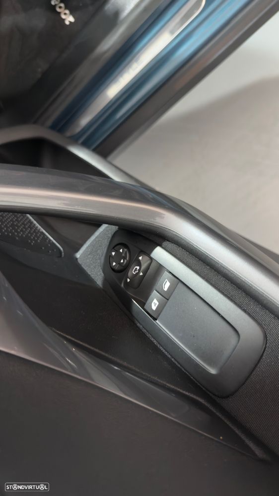 Peugeot 2008 1.6 BlueHDi Style - 17