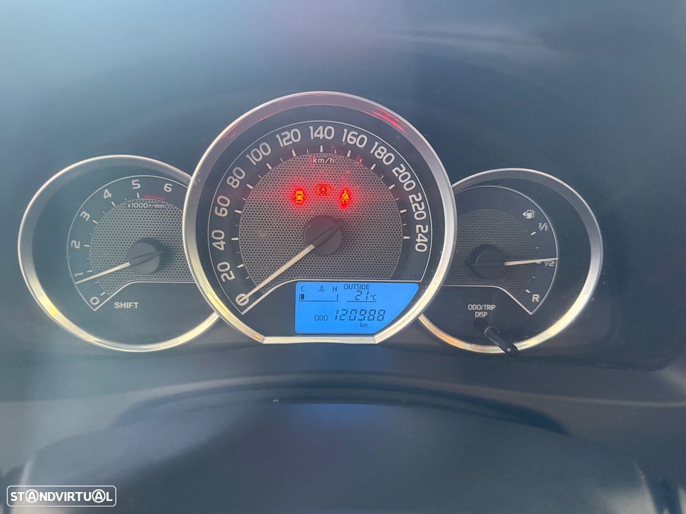 Toyota Auris 1.4 D-4D Comfort+Pack Sport - 4
