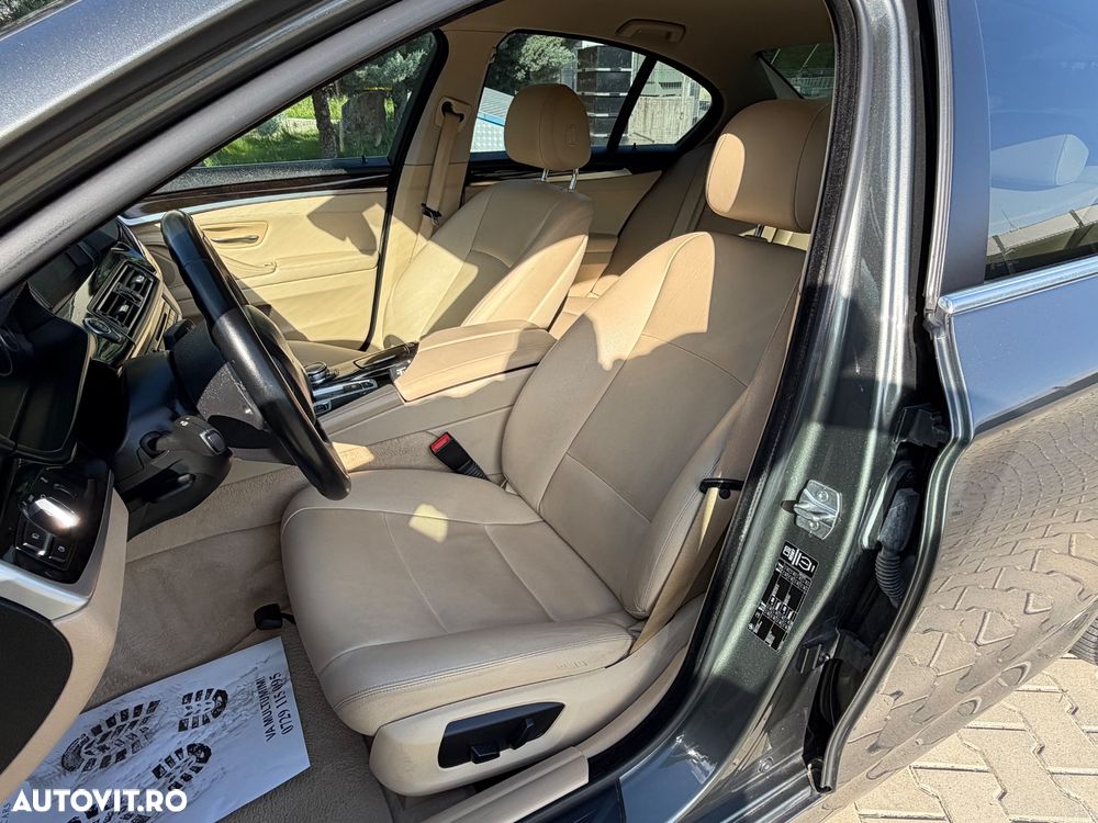 BMW Seria 5 520d Aut. - 38