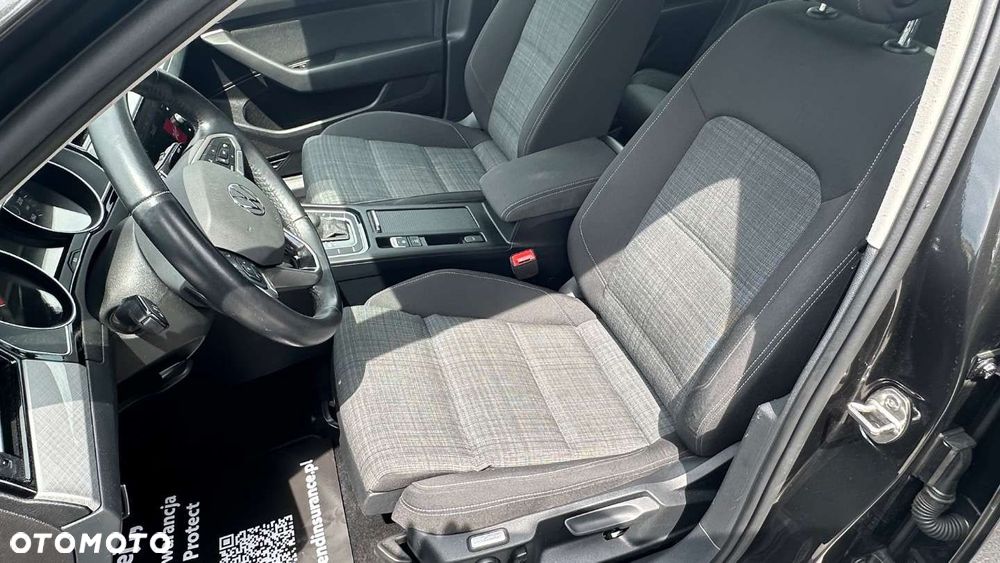 Volkswagen Passat - 20