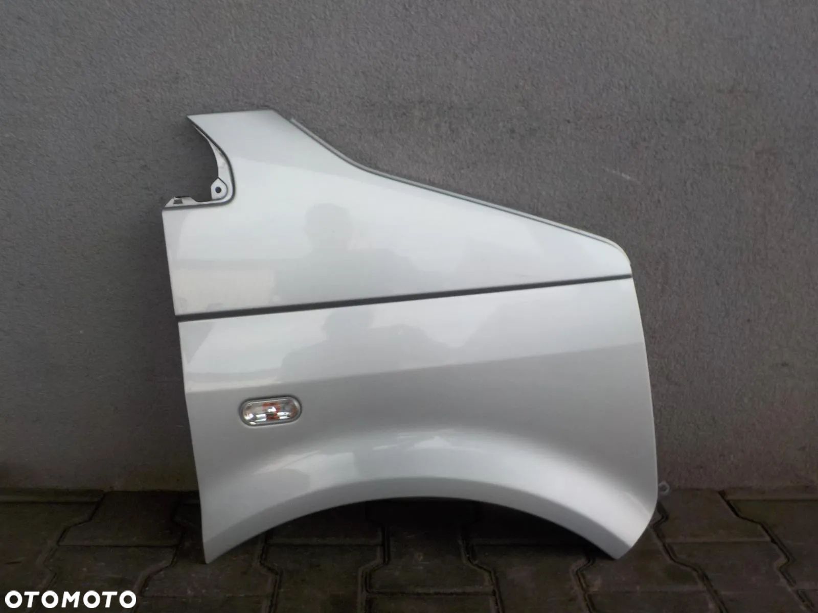 VW T5 BŁOTNIK PRAWY PRZÓD ZDROWY ŁADNY LA7W SREBRNY - 1