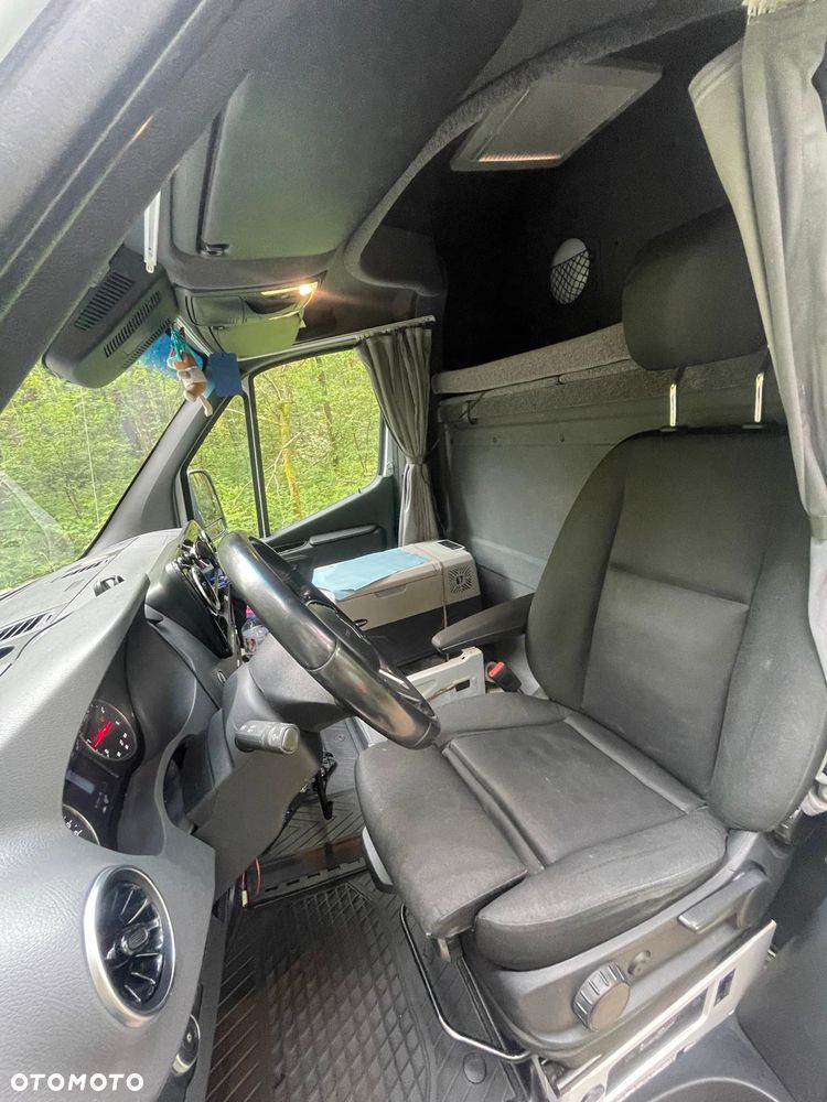 Mercedes-Benz Sprinter - 12