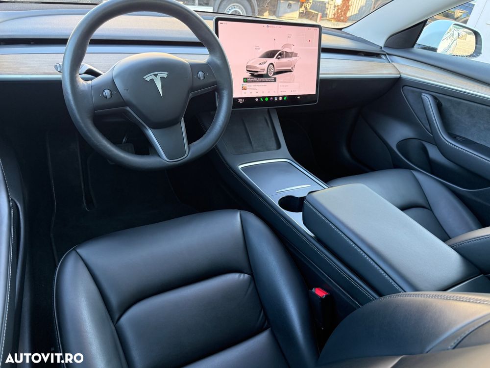 Tesla Model 3 Standard Reichweite Plus Hinterradantrieb - 3