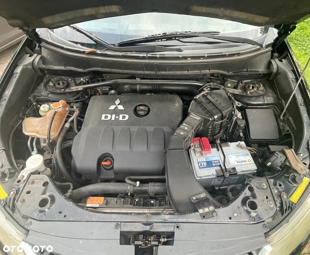 Mitsubishi Outlander - 10