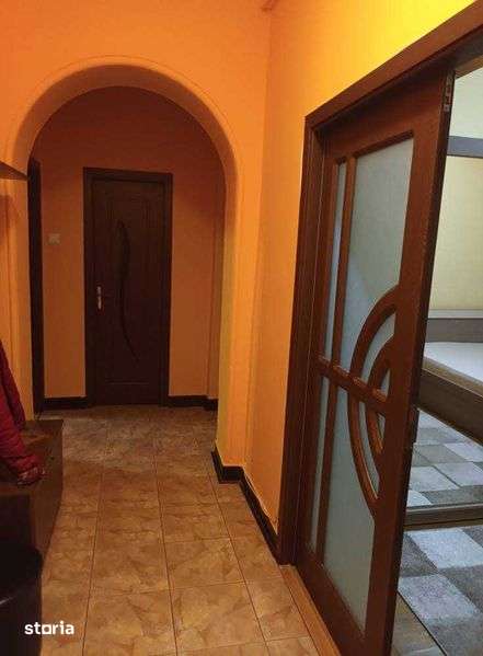 Proprietar ,2 camere, parcare ,zona AFI Palace Cotroceni langa metrou — fotografia 1
