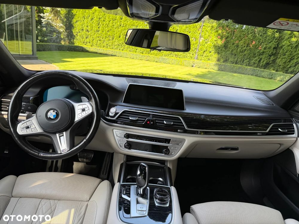 BMW 7 Series 2021 photo 3