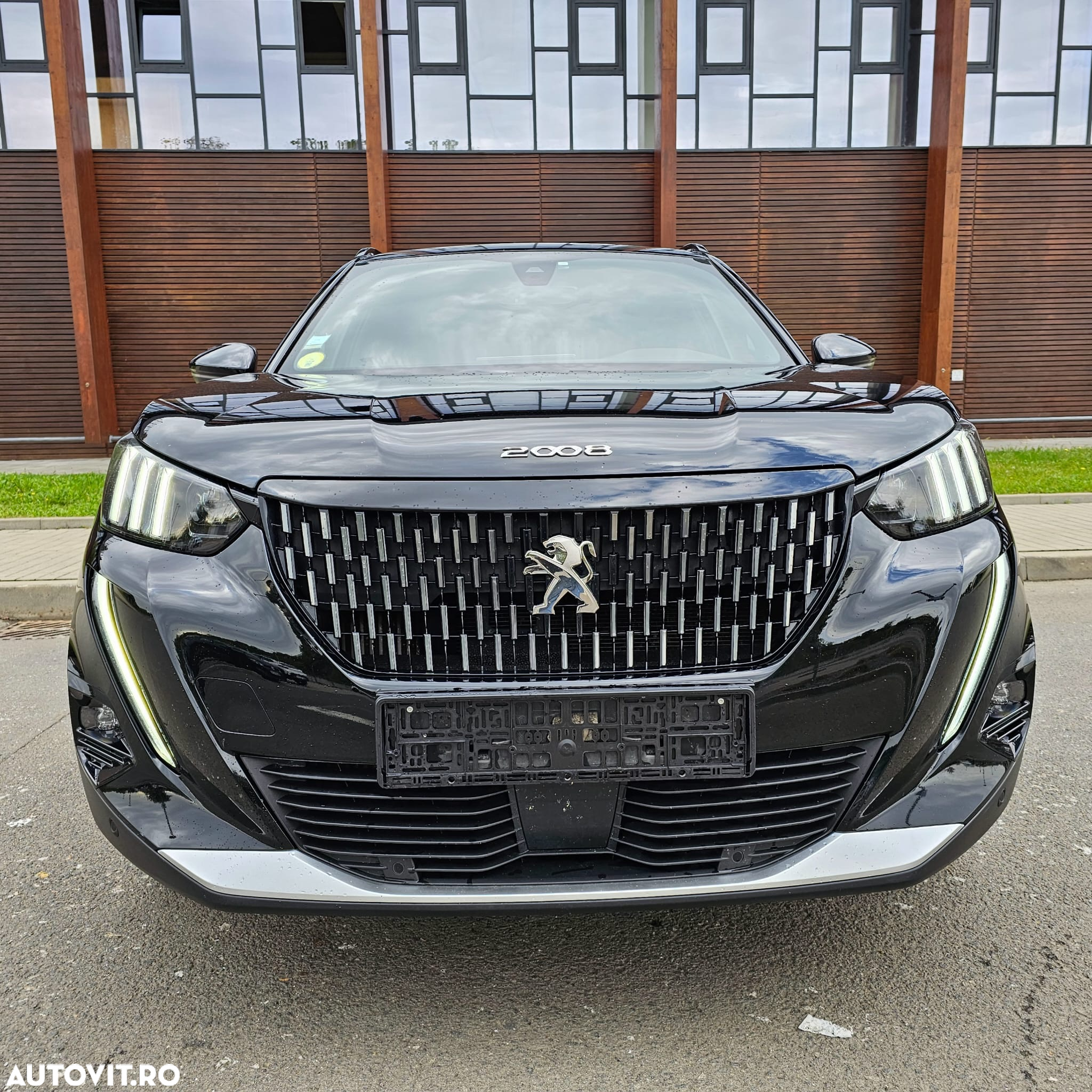Peugeot 2008 BlueHDi 130 EAT8 GT Pack - 3