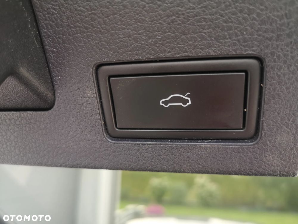 Volkswagen Arteon 2.0 TDI Elegance DSG - 24