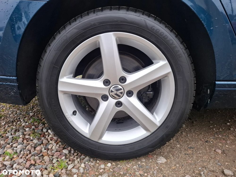 Volkswagen Passat - 4