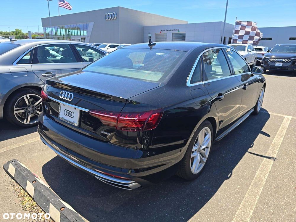 Audi A4 Limousine 45 TFSI quattro S tronic S line - 4