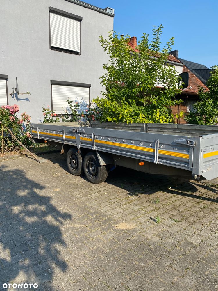Niewiadów - - 2