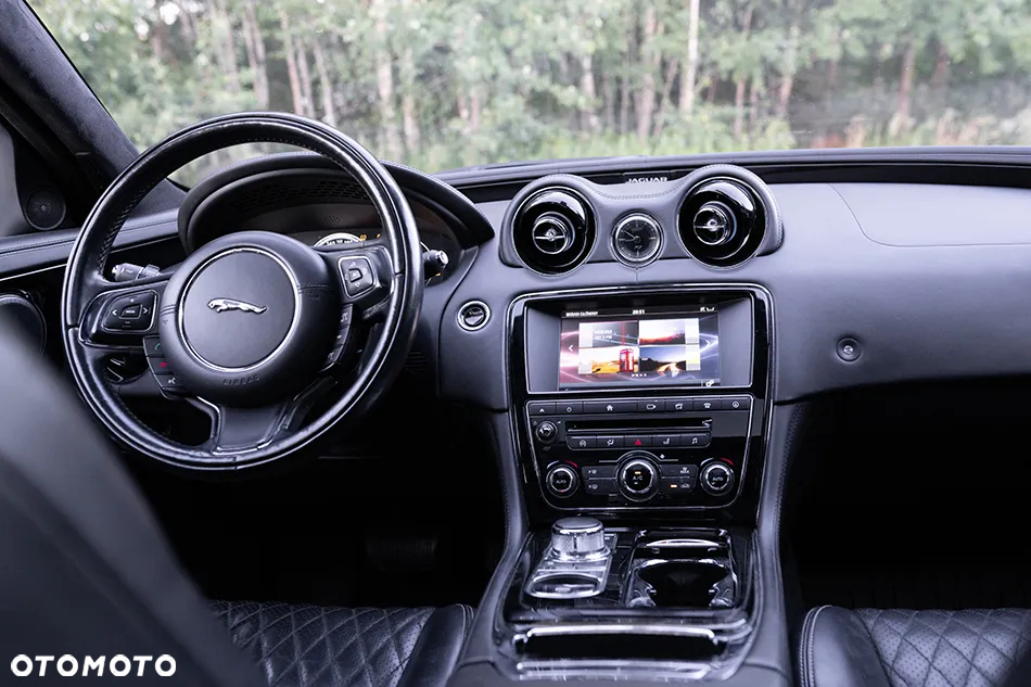 Jaguar XJ 3.0 T AWD Premium Luxury - 19