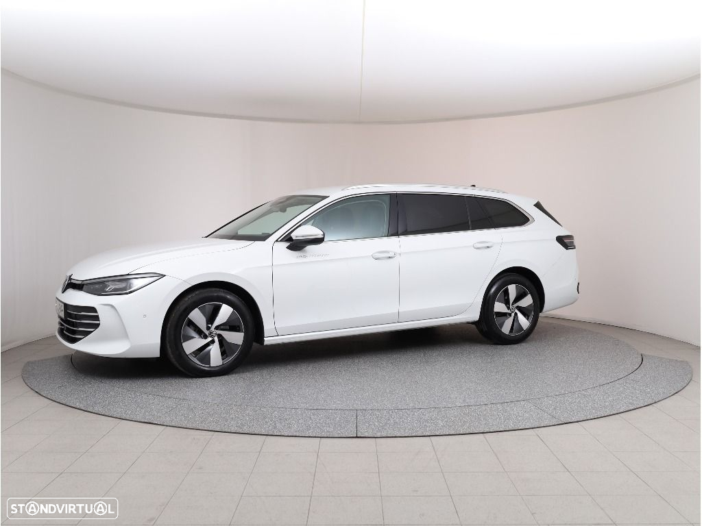 VW Passat Variant 2.0 TDi Business DSG - 22