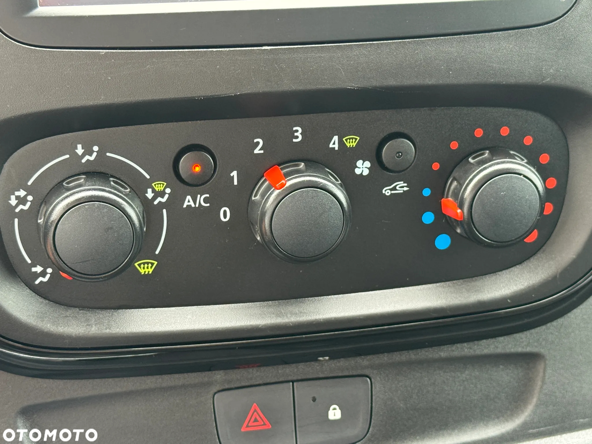 Opel VIVARO - 16