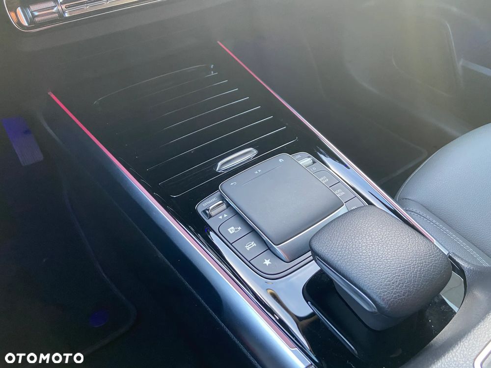 Mercedes-Benz EQB 300 66.5kWh 4-Matic Electric Art - 14