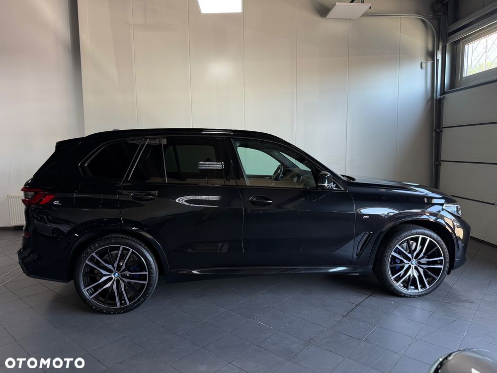BMW X5 M M50i - 5