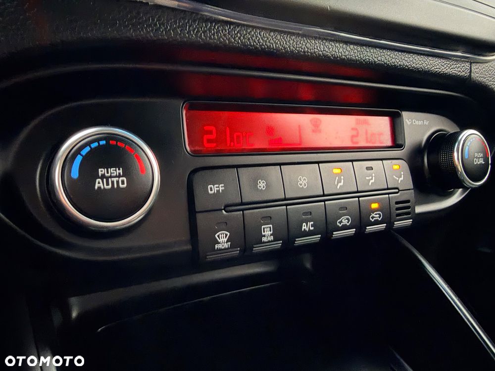 Kia Carens 1.6 GDI XL 7os - 40