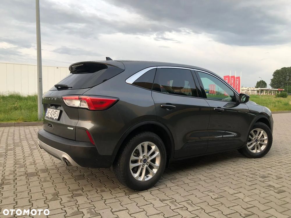 Ford Kuga - 4