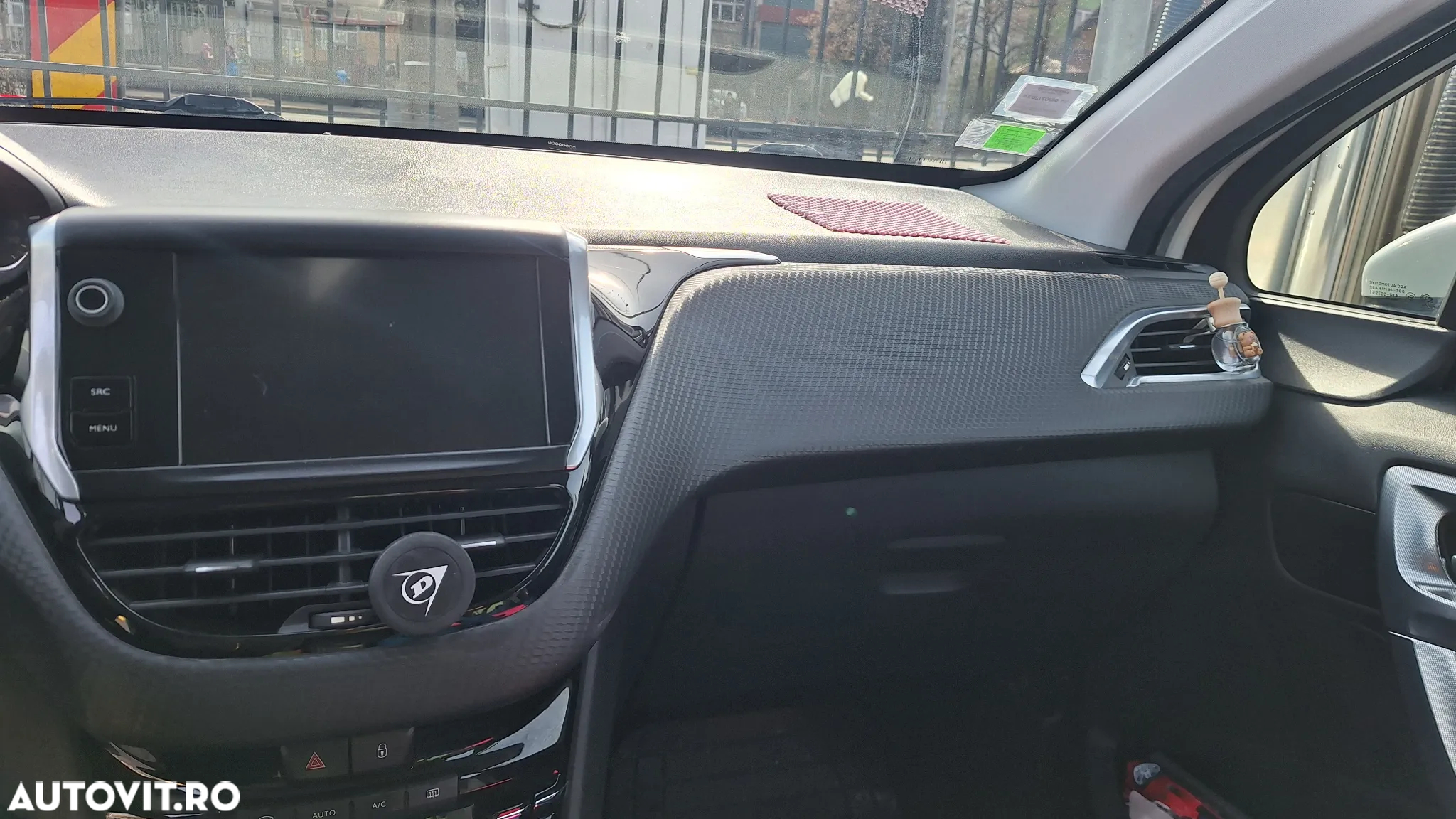 Peugeot 2008 1.2 L PureTech Turbo S&S Allure - 11