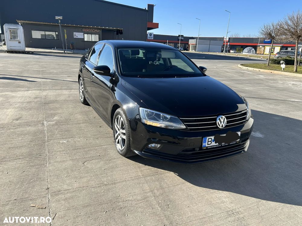 Volkswagen Jetta 2.0 TDI Highline - 2