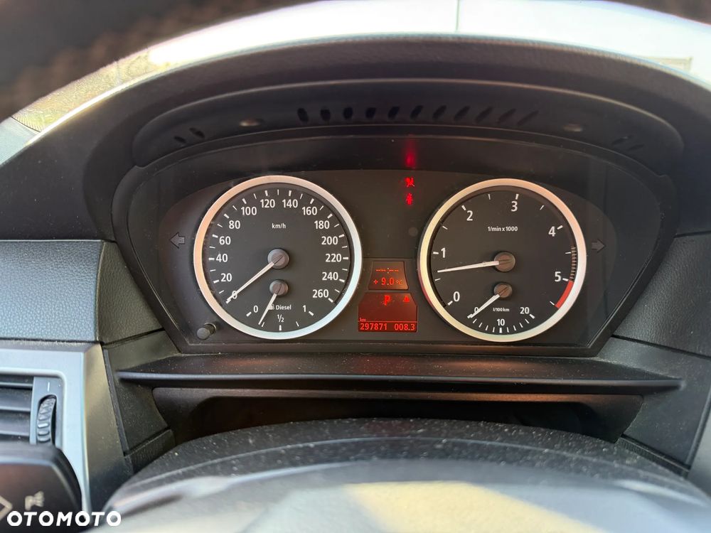 BMW Seria 5 525d - 9