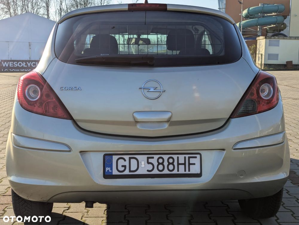 Opel Corsa 1.2 16V Essentia - 5
