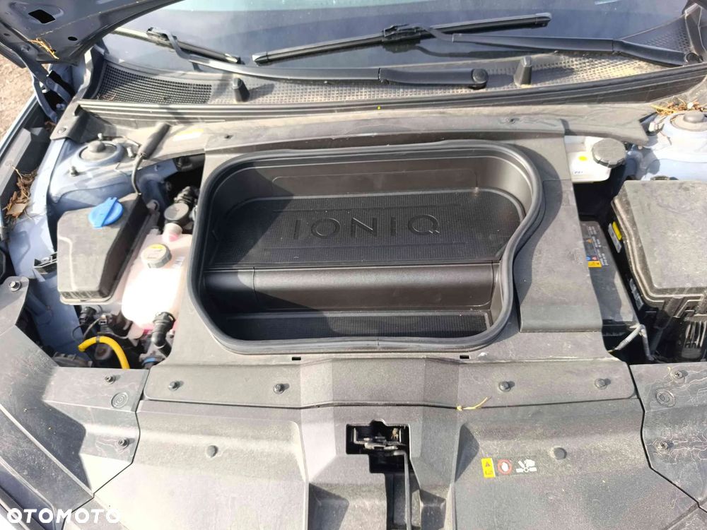 Hyundai IONIQ 6 77,4 kWh Dynamiq - 30