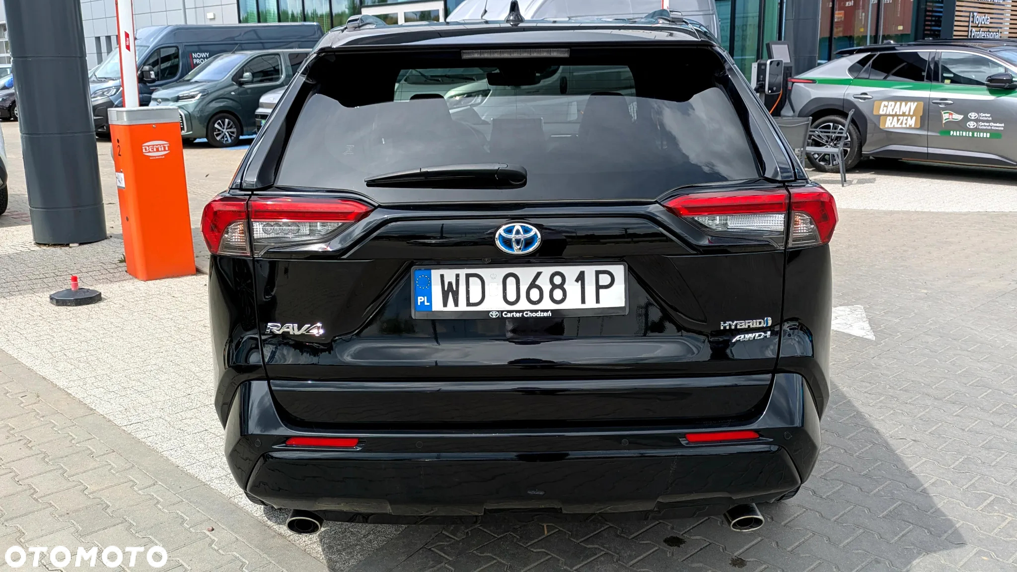 Toyota RAV4 2.5 Hybrid Black Edition by JBL 4x4 - 4