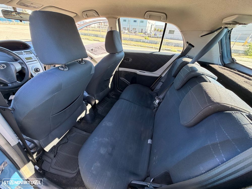 Toyota Yaris 1.4 D-4D Sol AC+VSC - 23