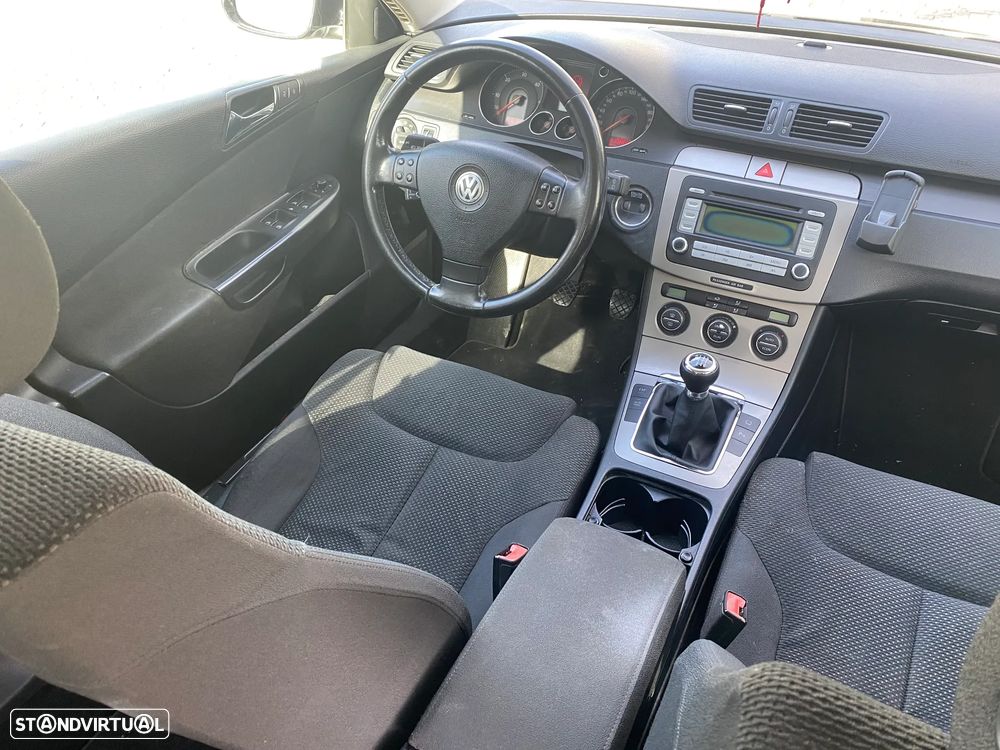 VW Passat 2.0 TDI Confortline - 13