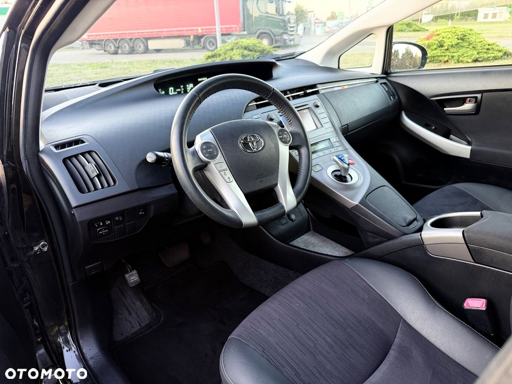 Toyota Prius 1.8 HSD Life - 11