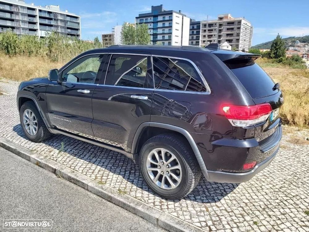 Jeep Grand Cherokee - 15