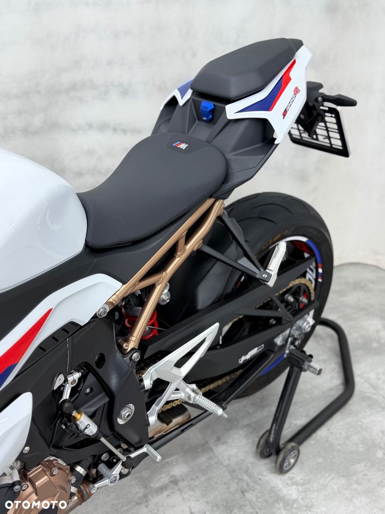 BMW S - 28