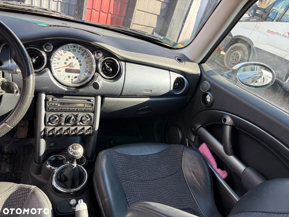 MINI Cooper Standard - 3