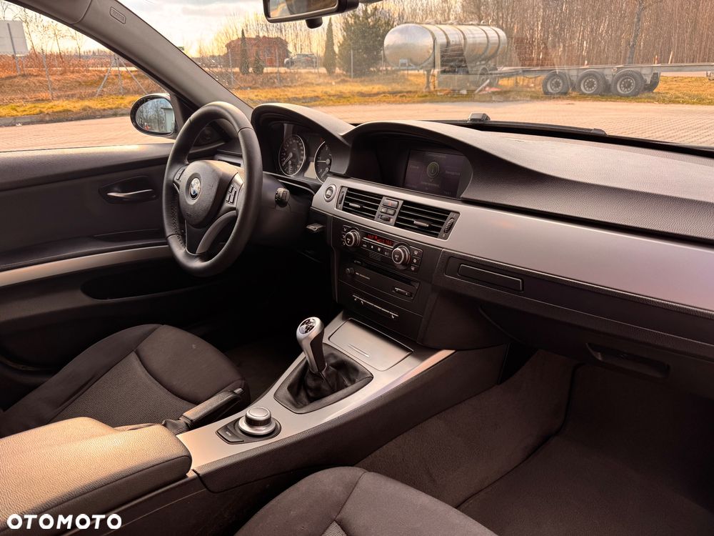 BMW Seria 3 320d - 11