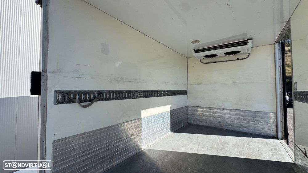 Iveco Daily 2.3 35C13 C/ Frio C/ Plat Elevatoria - 19