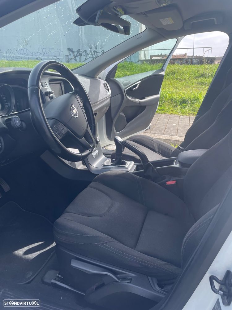 Volvo V40 D2 - 5