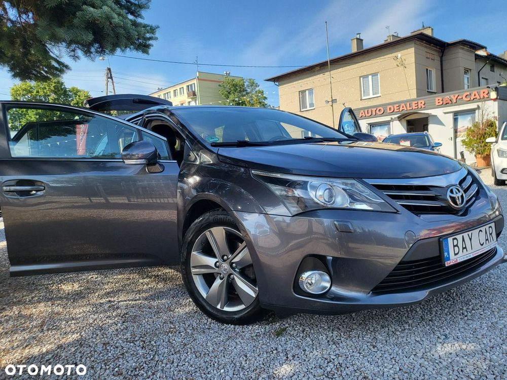 Toyota Avensis - 2