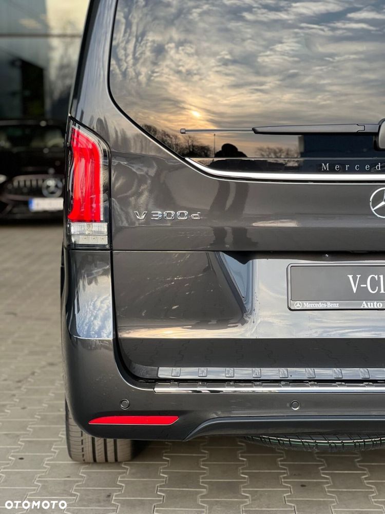 Mercedes-Benz Klasa V - 8