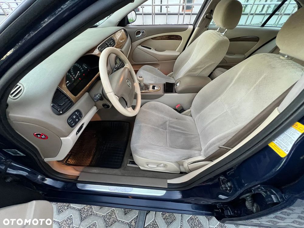Jaguar S-Type 2.5 V6 Sport - 38