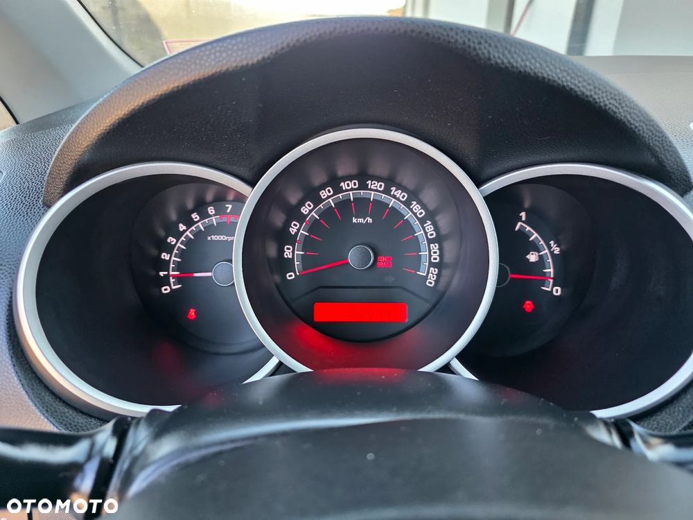 Kia Venga 1.4 CVVT Titanium Collection - 26