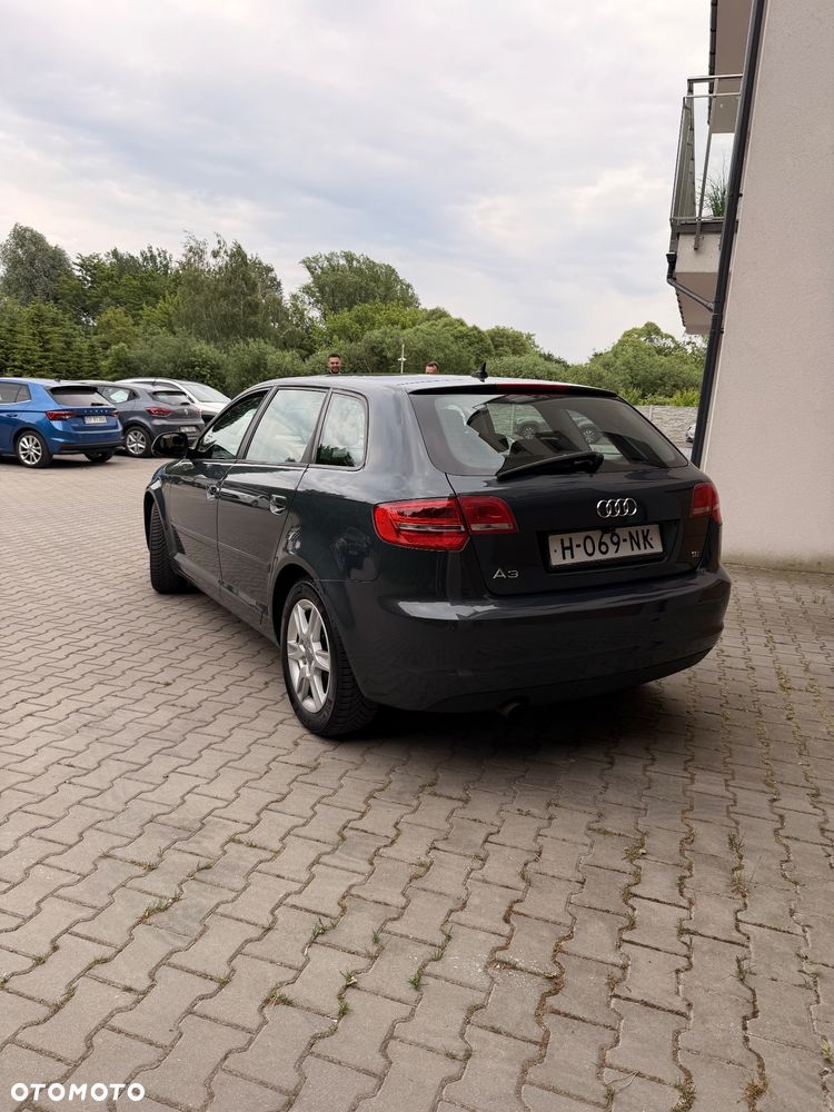 Audi A3 Sportback 1.6 Ambition - 11