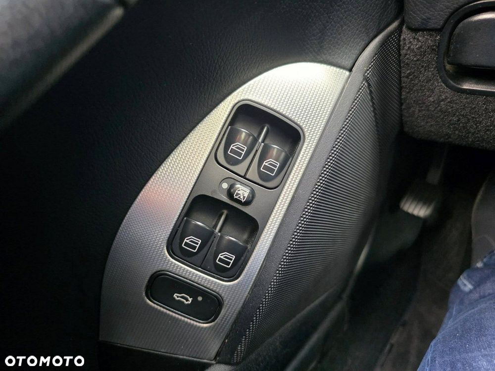 Mercedes-Benz CLK Coupe 200 Kompressor Automatik Avantgarde - 11