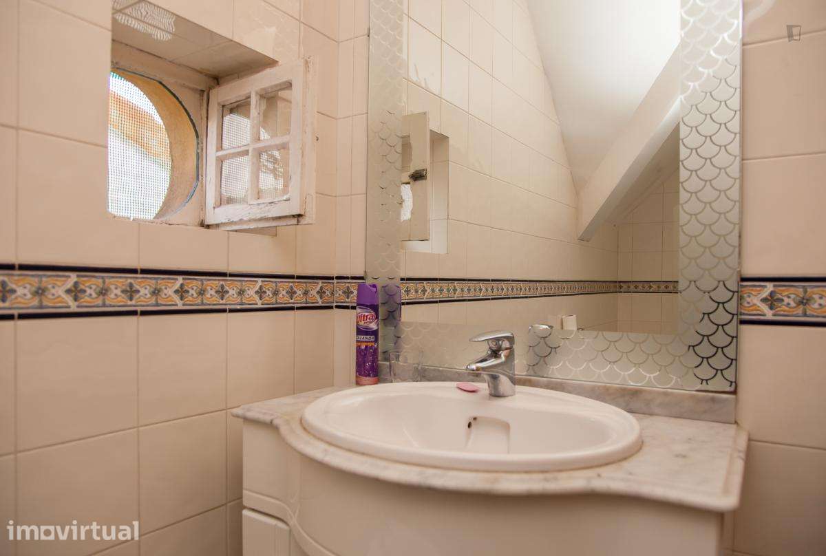 Quarto - localizado em Montes Claros Coimbra - Grande imagem: 2/36