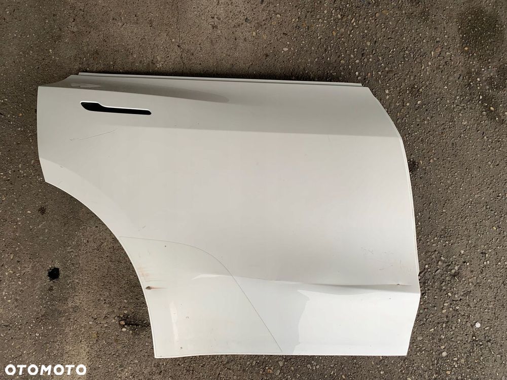 TESLA MODEL Y DRZWI TYLNE TYŁ PRAWY - 1
